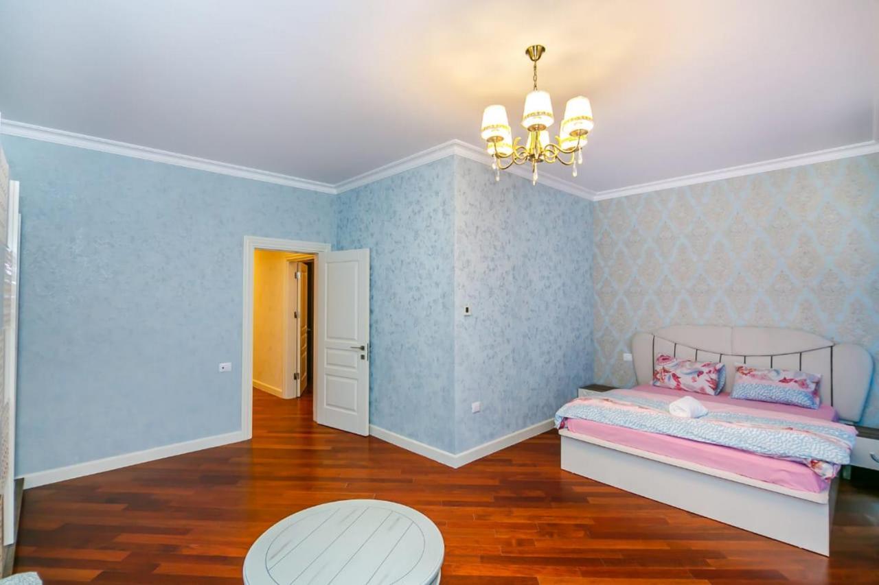 Lux Family Apartment In City Center Baku Zewnętrze zdjęcie
