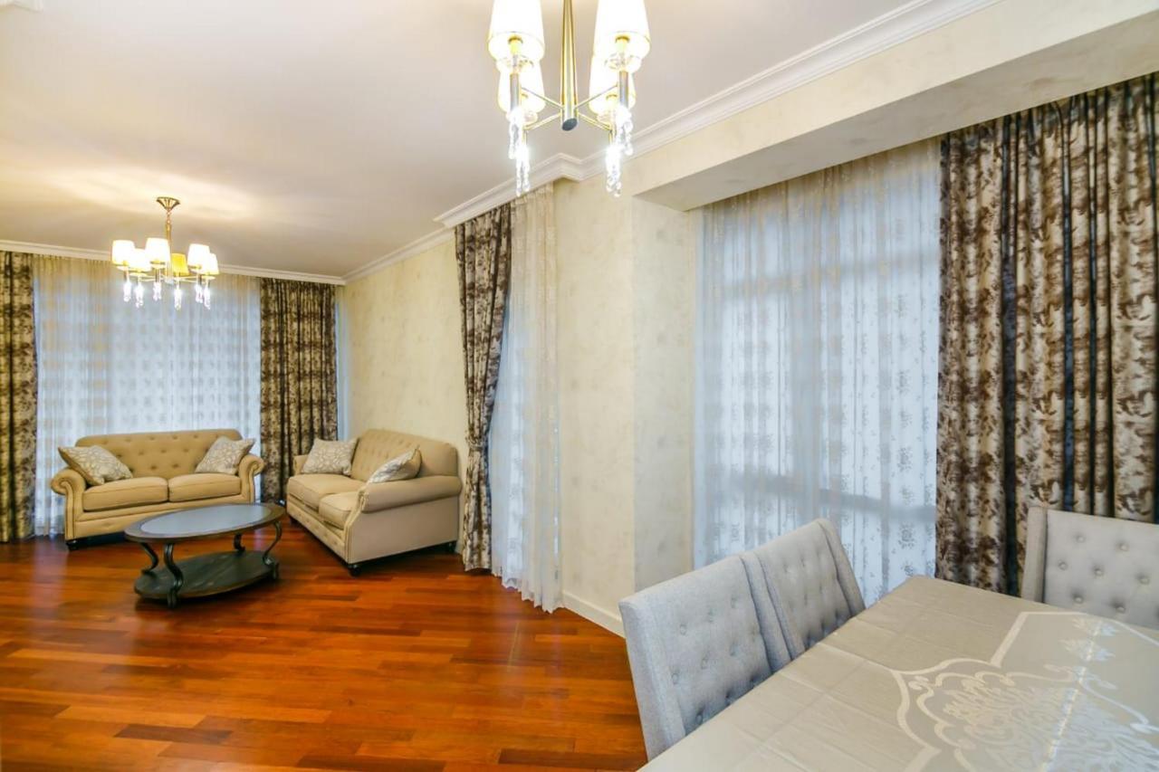Lux Family Apartment In City Center Baku Zewnętrze zdjęcie