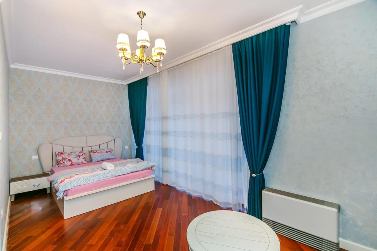 Lux Family Apartment In City Center Baku Zewnętrze zdjęcie