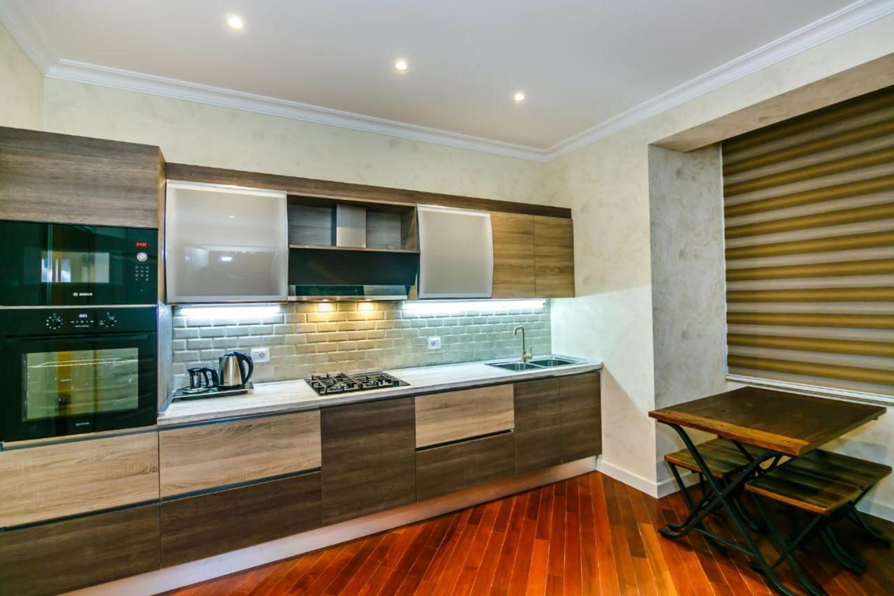Lux Family Apartment In City Center Baku Zewnętrze zdjęcie